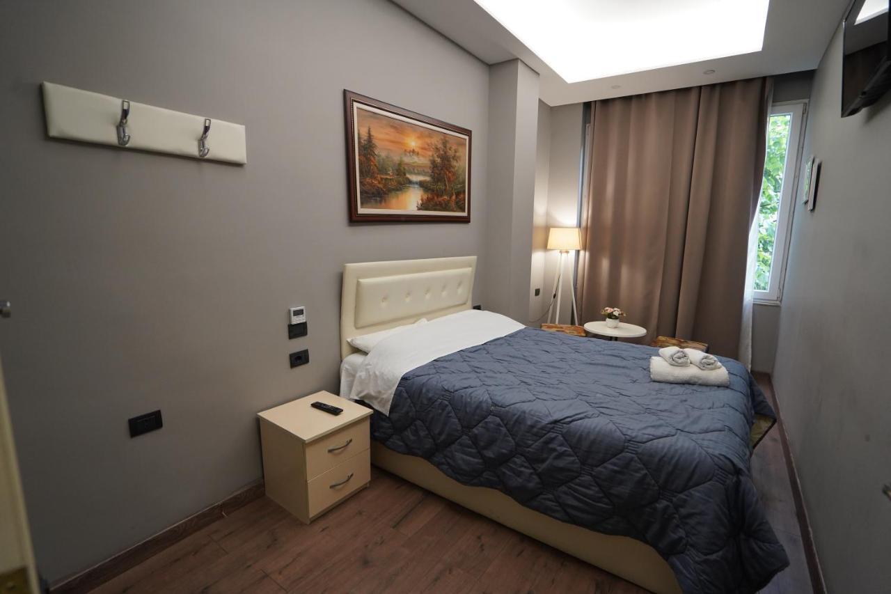 Driti Hotel Tirana Albania Bagian luar foto