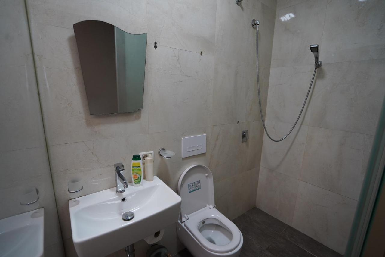 Driti Hotel Tirana Albania Bagian luar foto