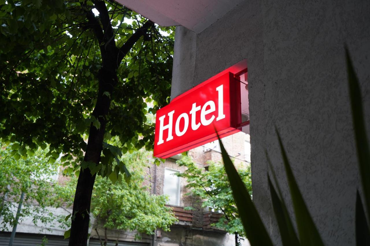 Driti Hotel Tirana Albania Bagian luar foto