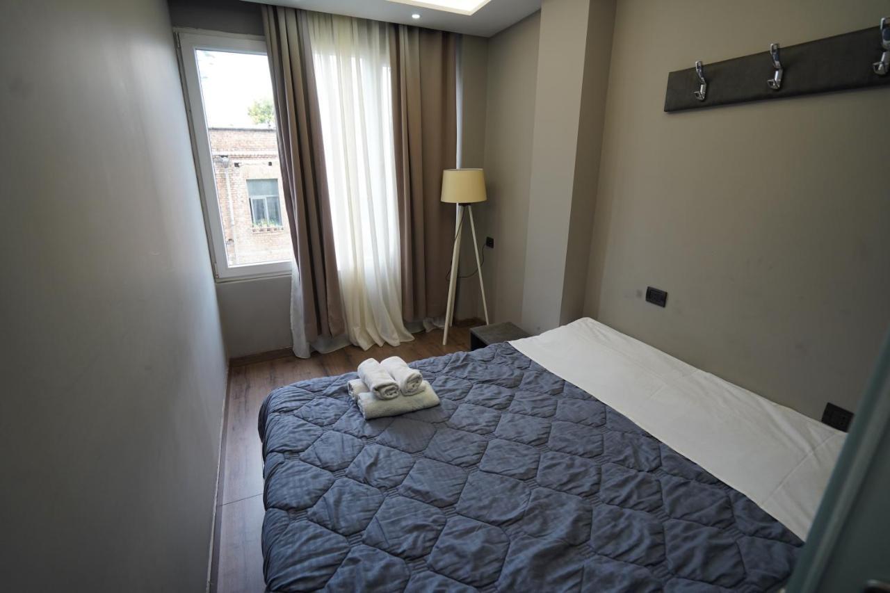 Driti Hotel Tirana Albania Bagian luar foto